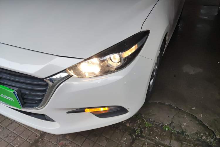 Used Mazda 3 Axela 2019 Cloud-Controlled Version Sedan 1.5L Automatic Comfort Trim China V Standard Left Front Headlight