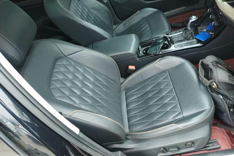 Used Volkswagen Passat 2019 330TSI Luxury Edition China VI Standard