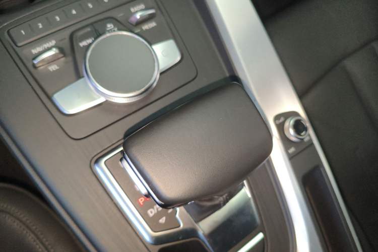 Used Audi A4L 2019 40 TFSI Fashion Version China V