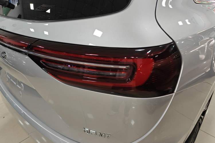 Used Hima AITO M7 2024 1.5T Intelligent Driving Rear-Drive Max Edition 6 Seats Right Rear Taillight