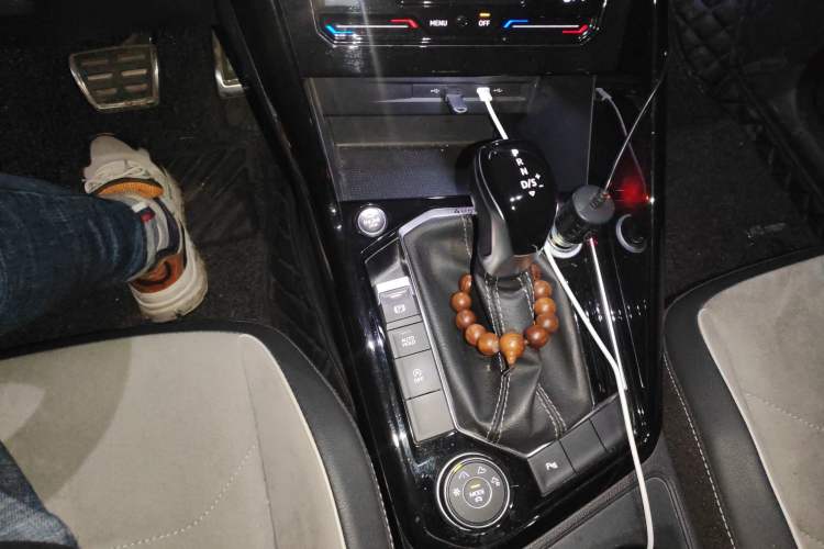 Used Volkswagen Tayron 2020 380TSI All-Wheel Drive R-Line Connected Version Gear Lever