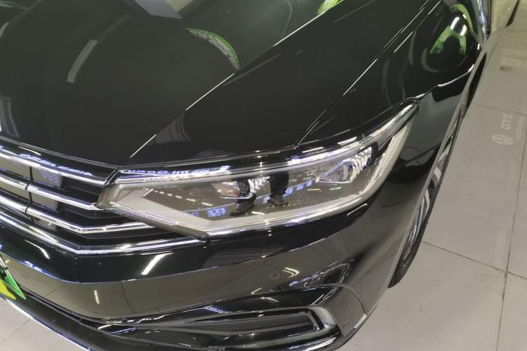 Used Volkswagen Magotan GTE Plug-in Hybrid 2020 GTE Luxury Model Left Front Headlight
