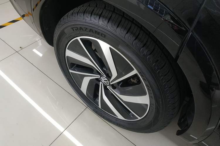 Used Volkswagen Viloran 2024 330TSI Luxury Edition
