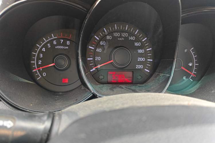 Used Kia K2 2012 Sedan 1.4L MT GLS Commemorative Edition