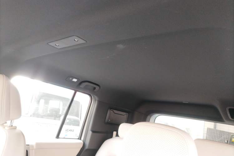 Used iCAR V23 2026 Model 550 Two-Wheel Drive Super Sports Edition Headliner