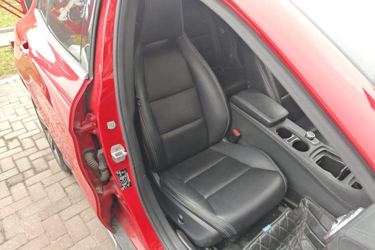 Used Mercedes-Benz GLA 2015 GLA 220 4MATIC Luxury Model Right Front Seat