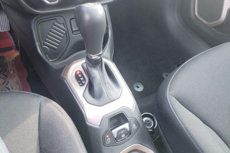 Used Jeep Renegade 2017 180T Automatic High-Energy Version