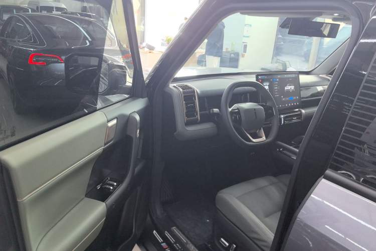 Used iCAR 03 2024 401km Two-Wheel Drive Standard Edition Driver Seat