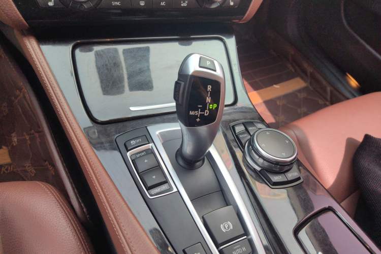 Used BMW 5 Series 2014 528Li Leading Model