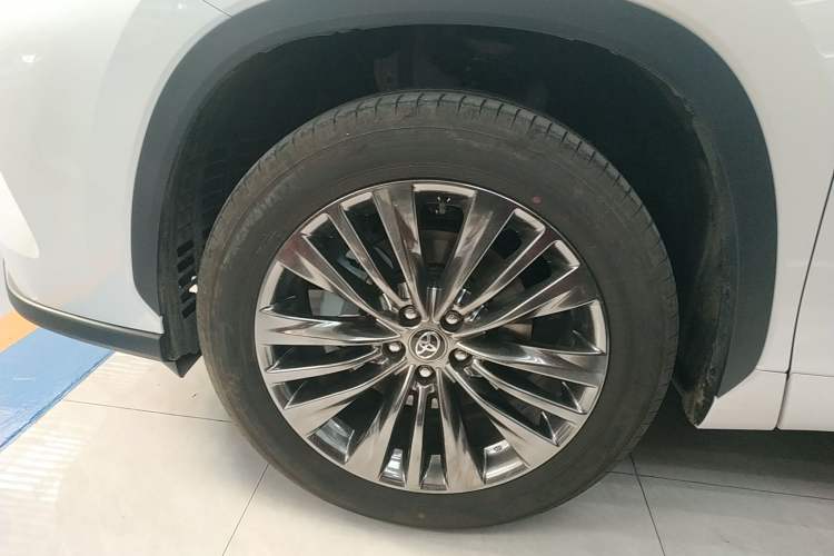 Used Toyota Highlander 2026 Model 2.5L Intelligent Electric Hybrid Dual-Engine Two-Wheel-Drive Luxury Edition 7-seater