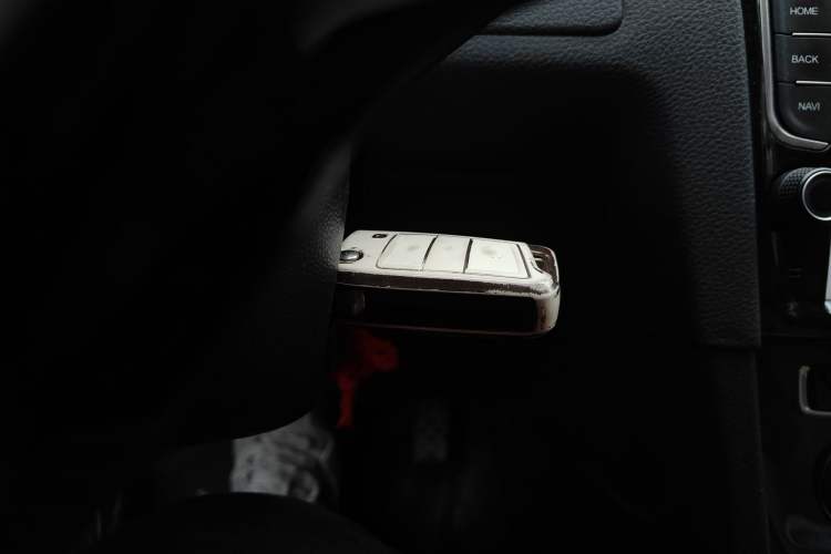 Used Volkswagen Golf 2017 1.6L Automatic Comfort Million-Vehicle Anniversary Edition