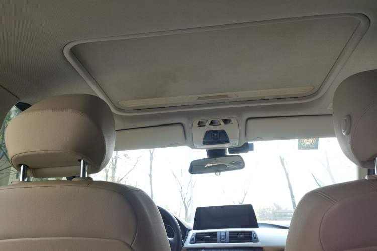 Used BMW 3 Series 2014 320Li Fashion Model
