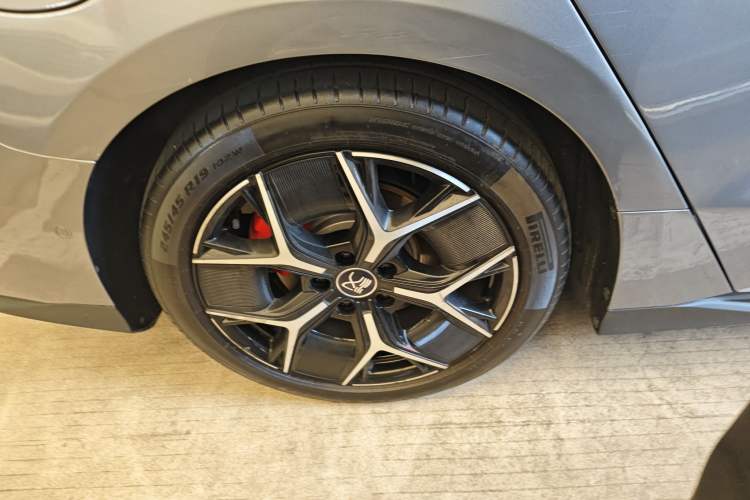 Used BYD Han 2022 EV Genesis Edition 715 km Front-Wheel-Drive Flagship Model
