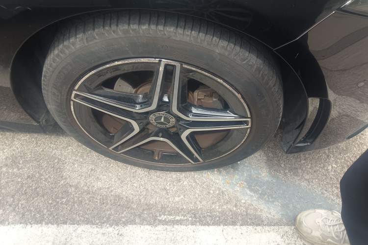 Used Mercedes-Benz A-Class 2019 A 200 L Sport Sedan Right Front Wheel Hub