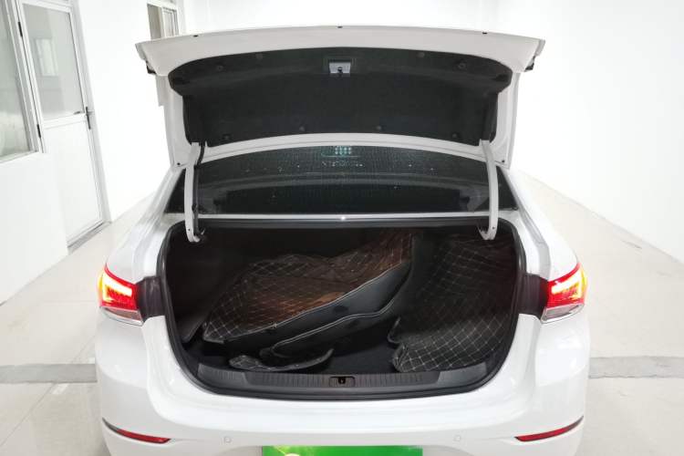 Used Buick GT 2019 18T Automatic Connected Elite Model China VI Standard Trunk