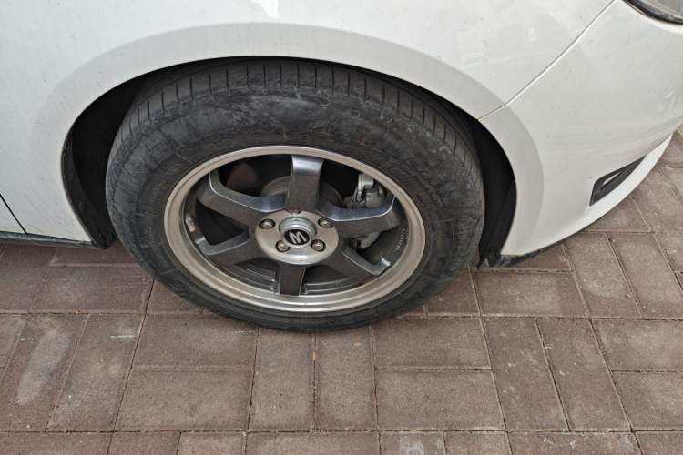 Used Ford Focus 2018 Hatchback Classic 1.6L Automatic Trendy SmartDrive Edition Right Front Wheel Hub