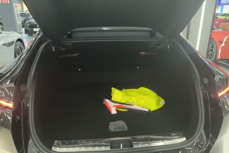 Used Avatr 12 2025 Updated Ultra All-Electric Four-Wheel Drive Trunk