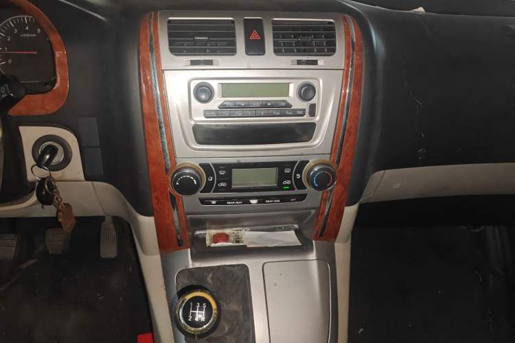 Used Jinbei Grace 2016 2.0L Express Comfort Model
