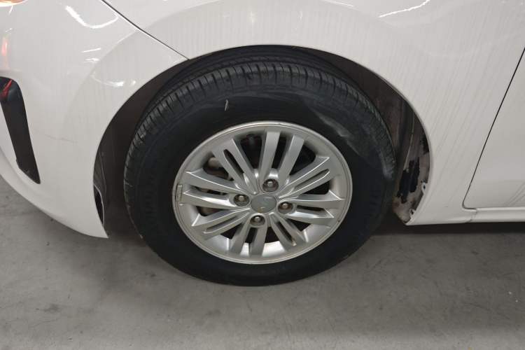 Used Kia Pegas 2017 1.4L Automatic Value Edition Left Front Wheel Hub