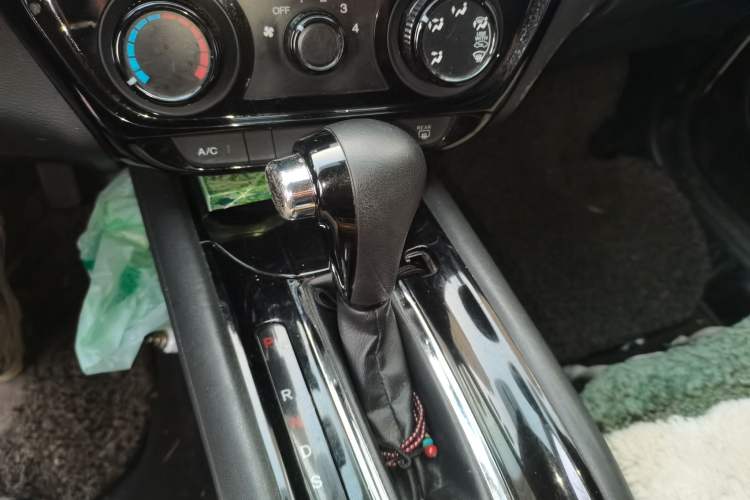 Used Honda Vezel 2015 1.5L CVT two-wheel drive Comfort trim
