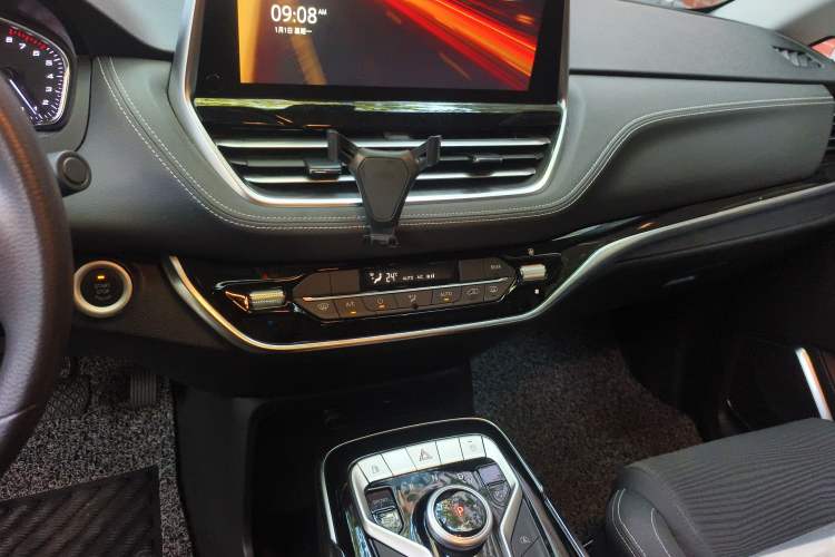 Used SAIC MAXUS G20 2021 PLUS 2.0T Gasoline Automatic Luxury Edition