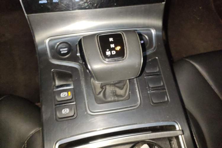 Used Hongqi H5 2022 Classic Model Facelift 1.5T DCT Qiyun Edition
