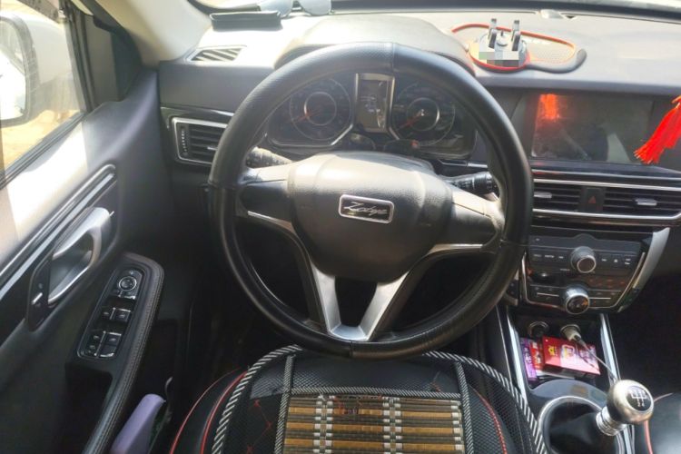 Used Zotye Domy X5 2016 1.5T Manual Elite 7-Seater China V Standard Steering Wheel