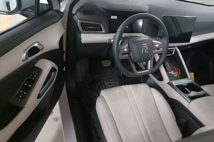 Used BYD Yuan UP 2025 Intelligent Driving Version 401 km Beyond-Range Edition