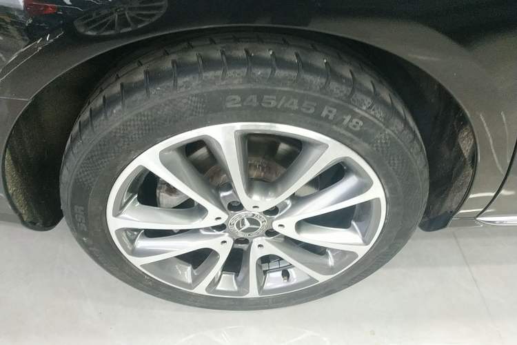 Used Mercedes-Benz E-Class 2016 E 300 L Stylish Model Right Rear Wheel Hub