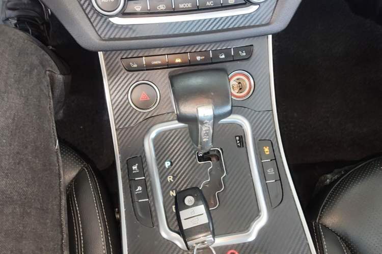 Used Land X7 2015 2.0T Panoramic Prestige Edition
