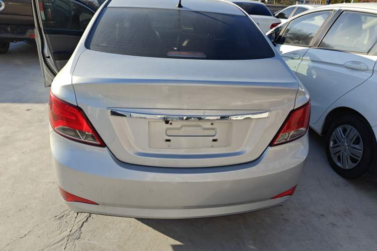 Used Hyundai Verna (older generation) 2014 1.4L Automatic Leading-Edge GLX
