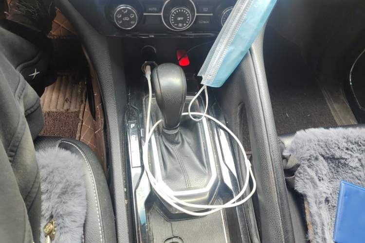 Used JMC Yusheng S350 2017 2.0T Automatic 2WD Diesel Luxury Edition 5 Seats