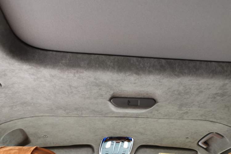 Used Geely Galaxy LEVC L380 2024 140-Degree 6-Seater All-Wheel-Drive Ultra