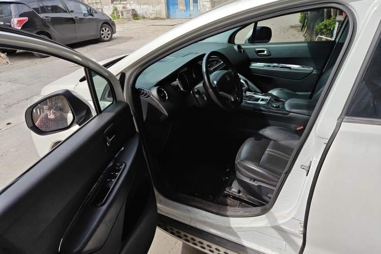 Used Peugeot 3008 2013 1.6THP Automatic Prestige Edition Driver Seat