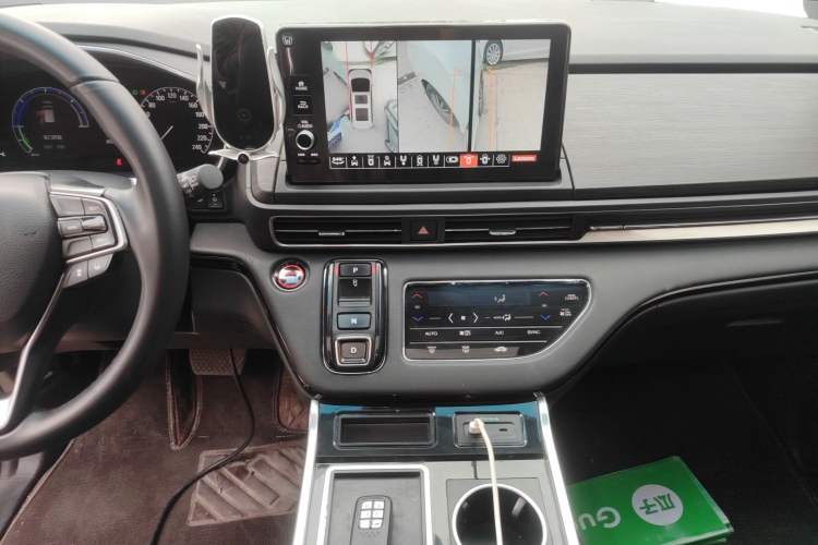 Used Honda Elysion 2022 2.0L eHEV Luxury First Edition Audio And AC Panel