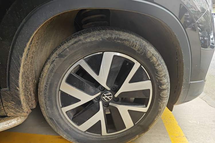 Used Volkswagen Tayron 2023 330TSI Two-Wheel-Drive Luxury Plus Advanced Version Right Front Wheel Hub