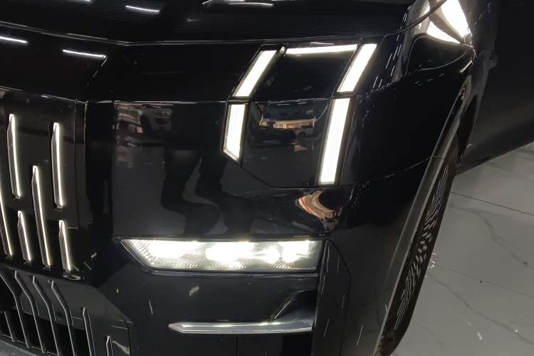 Used Zeekr 009 2024 Six-Seat Executive Version 4WD 140 kWh