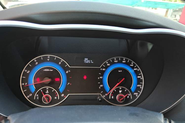 Used Haima V70 2016 2.0L Manual - Enjoyment Version 6 Seats
