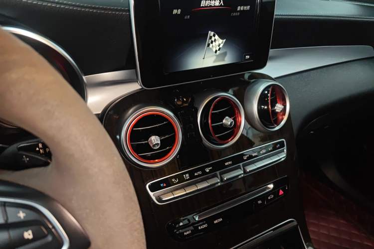 Used Mercedes-Benz GLC 2019 GLC 260 4MATIC Luxury Model
