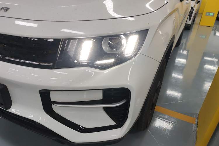 Used Radar King Kong 2025 460 km All-Wheel Drive Long-Box Version – Mighty King Kong Left Front Headlight