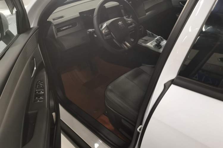 Used BYD Qin PLUS 2025 DM-i Smart Drive 55KM Leading Model