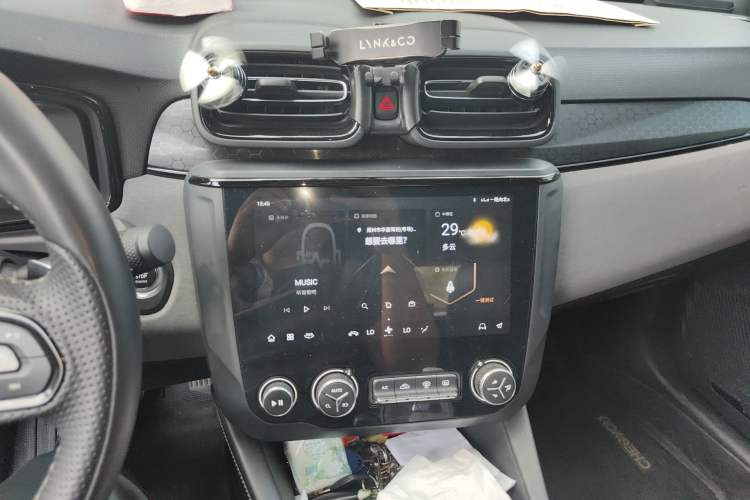 Used Lynk & Co 03 2022 2.0TD DCT GenioPlus Audio And AC Panel
