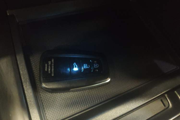 Used Toyota Camry 2022 2.0GVP Premier Edition Vehicle Key