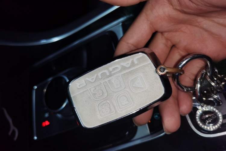 Used Jaguar XF 2016 XF 2.0T Two-Wheel-Drive R-Sport Sport Edition Vehicle Key