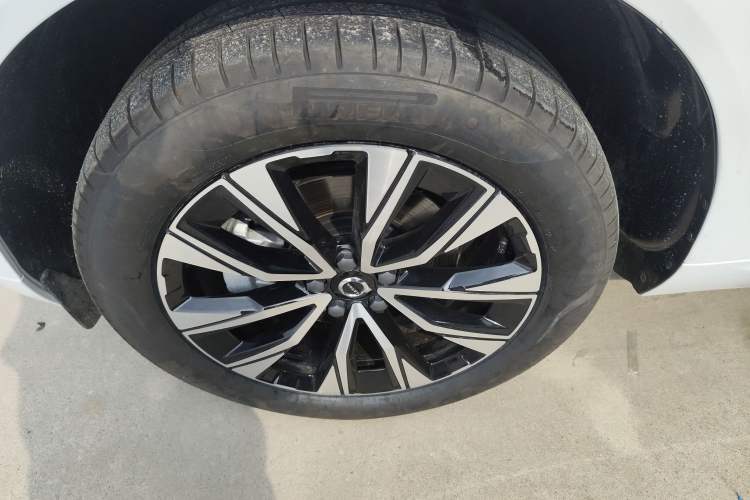 Used Volvo XC60 2025 B5 Four-Wheel Drive Smart & Advanced Luxury Edition
