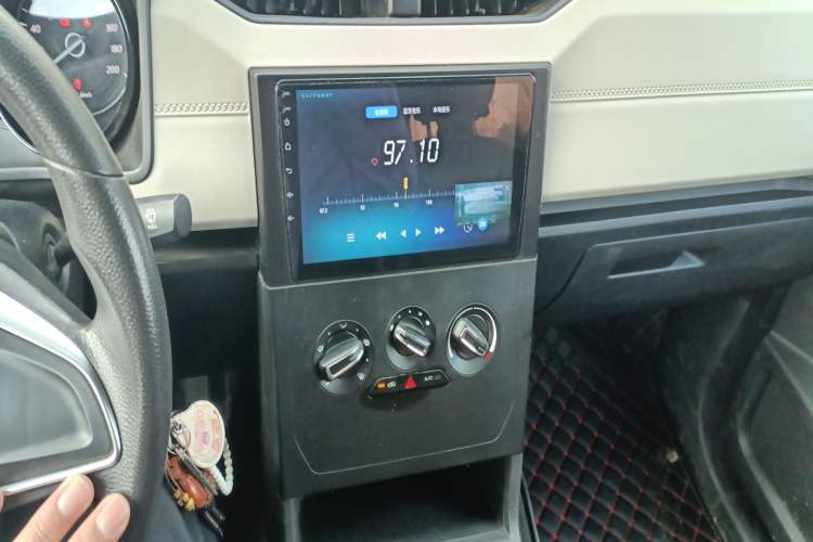 Used Wuling Hongguang PLUS 2019 1.5T Manual Comfort Version 7 Seats Audio And AC Panel