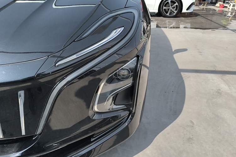 Used Hongqi E-QM5 2021 Online Booking Charging Basic Edition 5 Seats Left Front Headlight