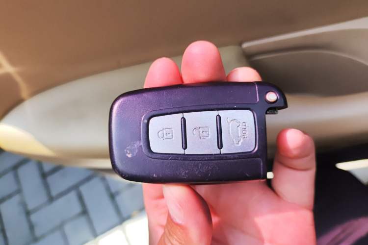 Used Hyundai Sonata 2013 2.0L Automatic Prestige Edition Vehicle Key