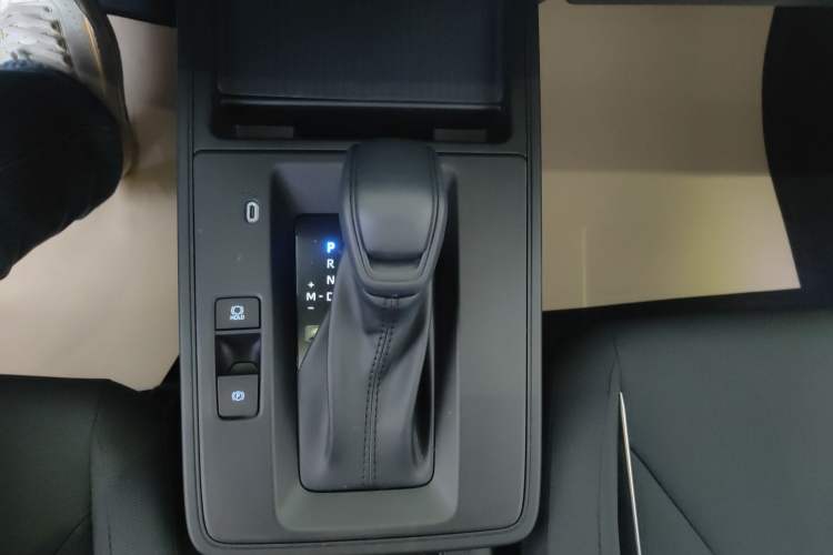 Used Toyota Corolla Cross 2026 Model 2.0L Pioneer Edition
