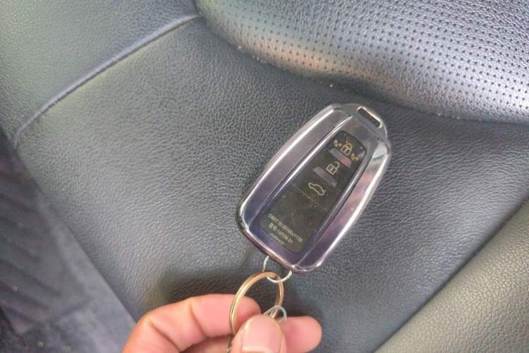 Used Toyota Camry 2023 2.0G Luxury Edition